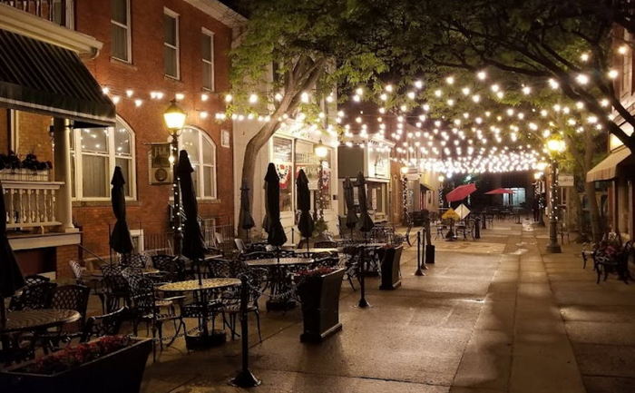 Holly Hotel - Recent Photos From Website (newer photo)